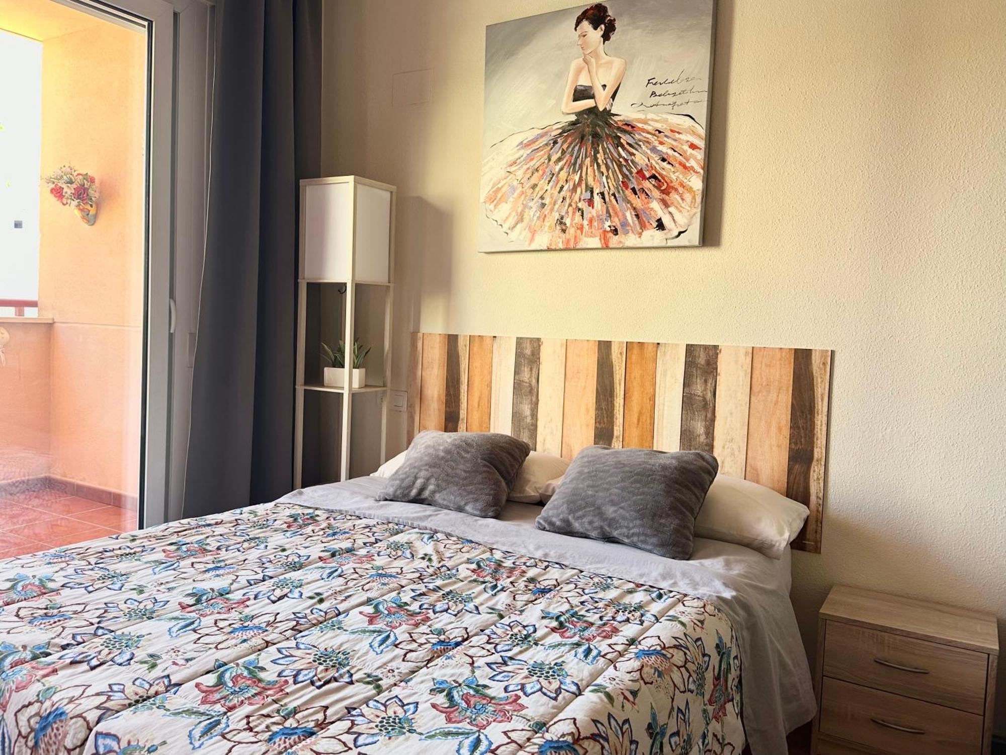 Costa Del Sol Seaside Studio - 5 Mins From Beach 푸엔히롤라 외부 사진