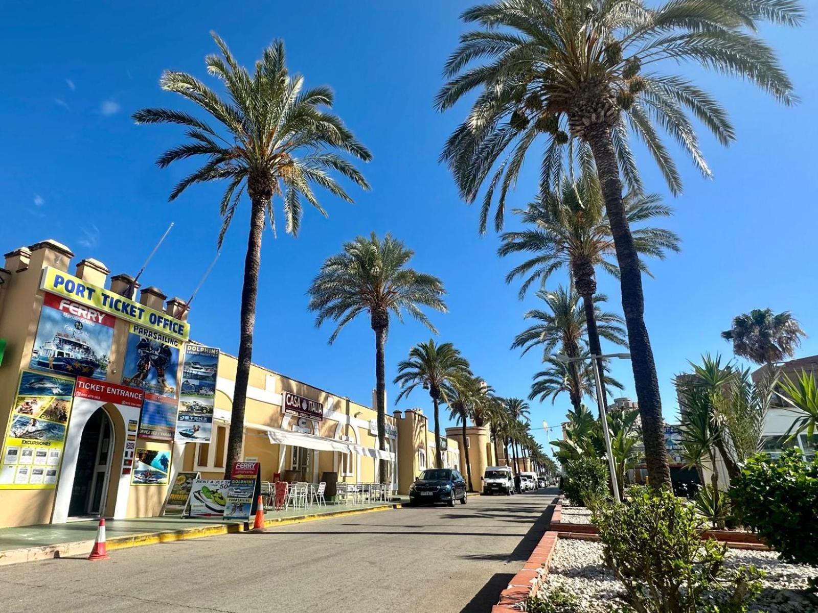 Costa Del Sol Seaside Studio - 5 Mins From Beach 푸엔히롤라 외부 사진