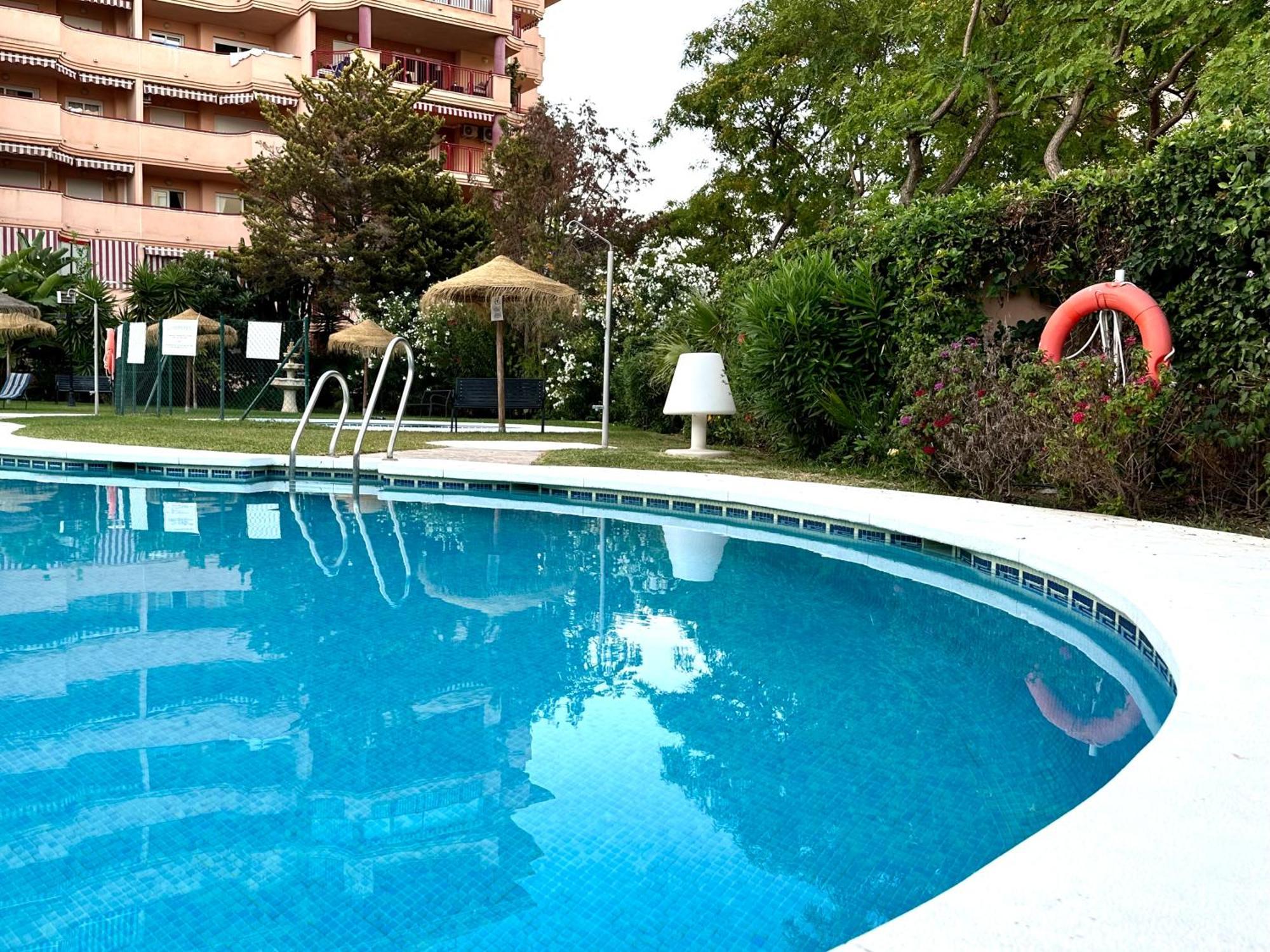 Costa Del Sol Seaside Studio - 5 Mins From Beach 푸엔히롤라 외부 사진